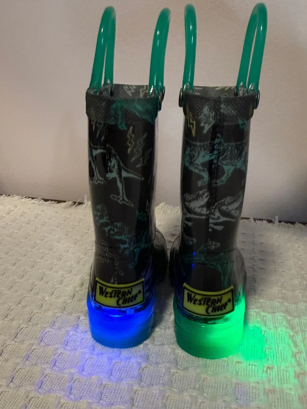 Dinosaur light up rain boots, Western Chief, T-Rex Roar, size 5